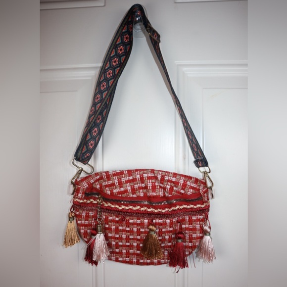 Stylish Beach Crossbody Hand Bags with Tassels - Picture 1 of 4